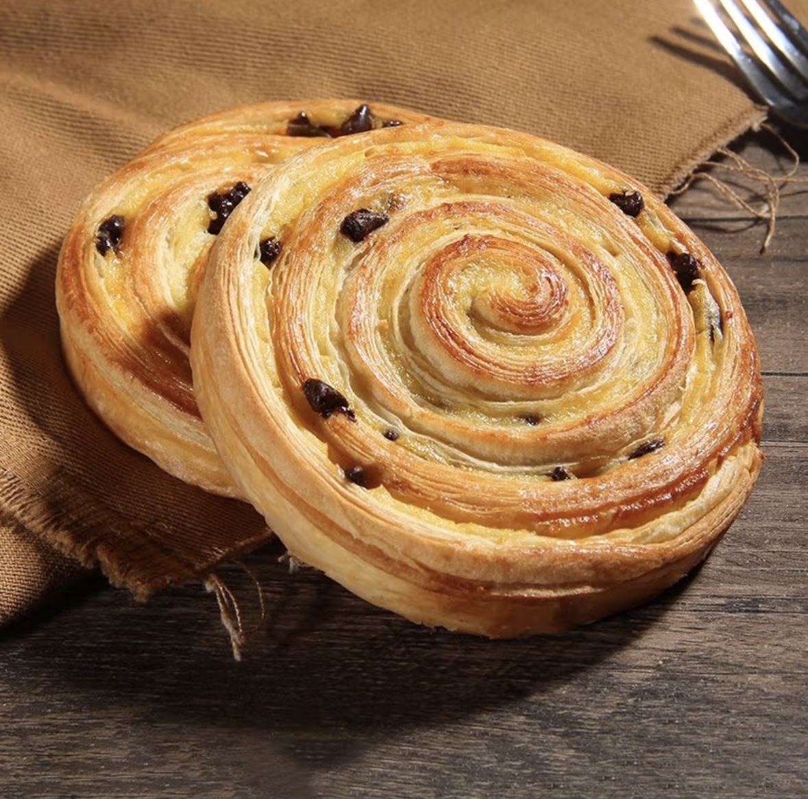 الإنتاج المبتكر للتوست الدنماركي: آلات الخبز FQTT تُعزز الأتمتة الذكية والدقيقة